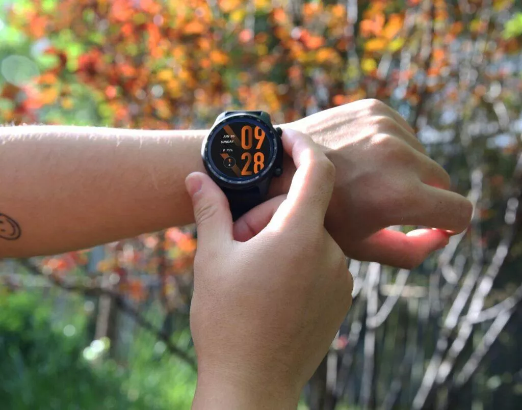 TicWatch Pro 3 Ultra ovládání