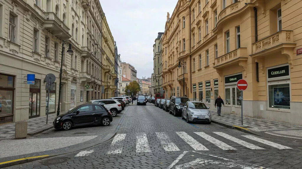 Google Pixel 6 praha ulice