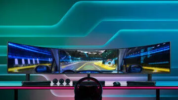 MKT_MateViewGT_SoundBar_CreativeShot_ThreeMonitors_HQ__RGB_20210416