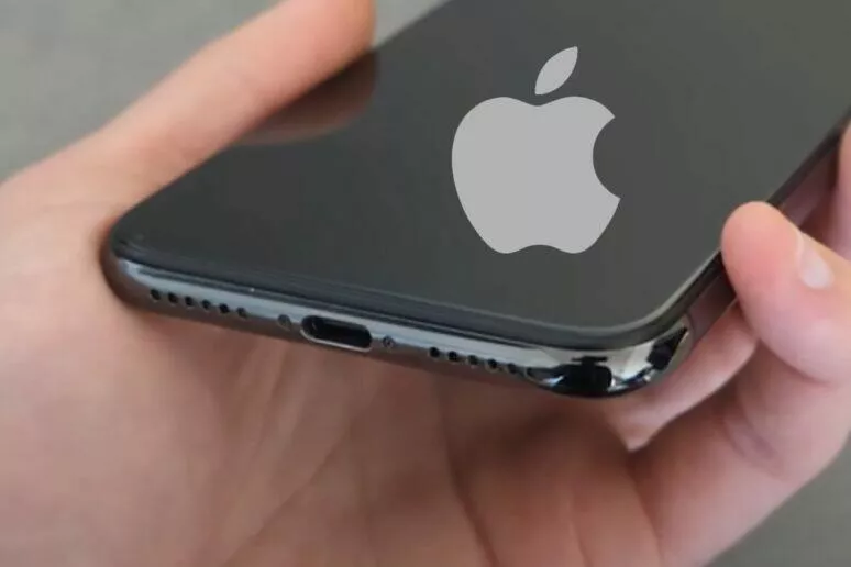 první iPhone USB-C aukce eBay první iPhone USB-C aukce eBay