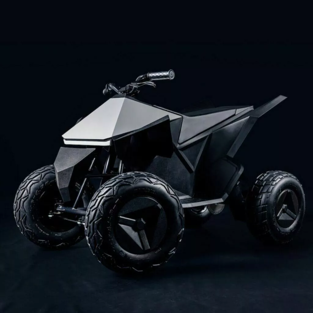 dětská čtyřkolka Tesla Cyberquad bok