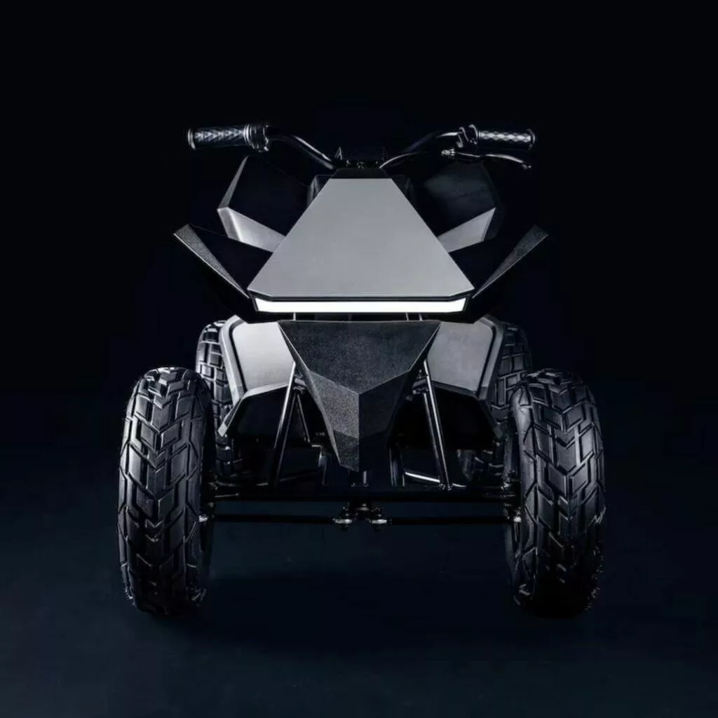 dětská čtyřkolka Tesla Cyberquad čelo