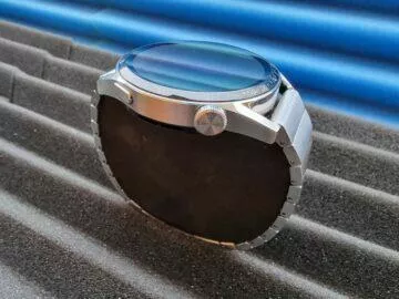 hodinky Huawei Watch GT 3 balení design tlačítka