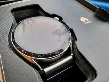 hodinky Huawei Watch GT 3 balení displej detail