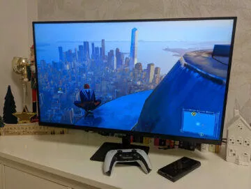 Samsung Smart Monitor M7 spider-man