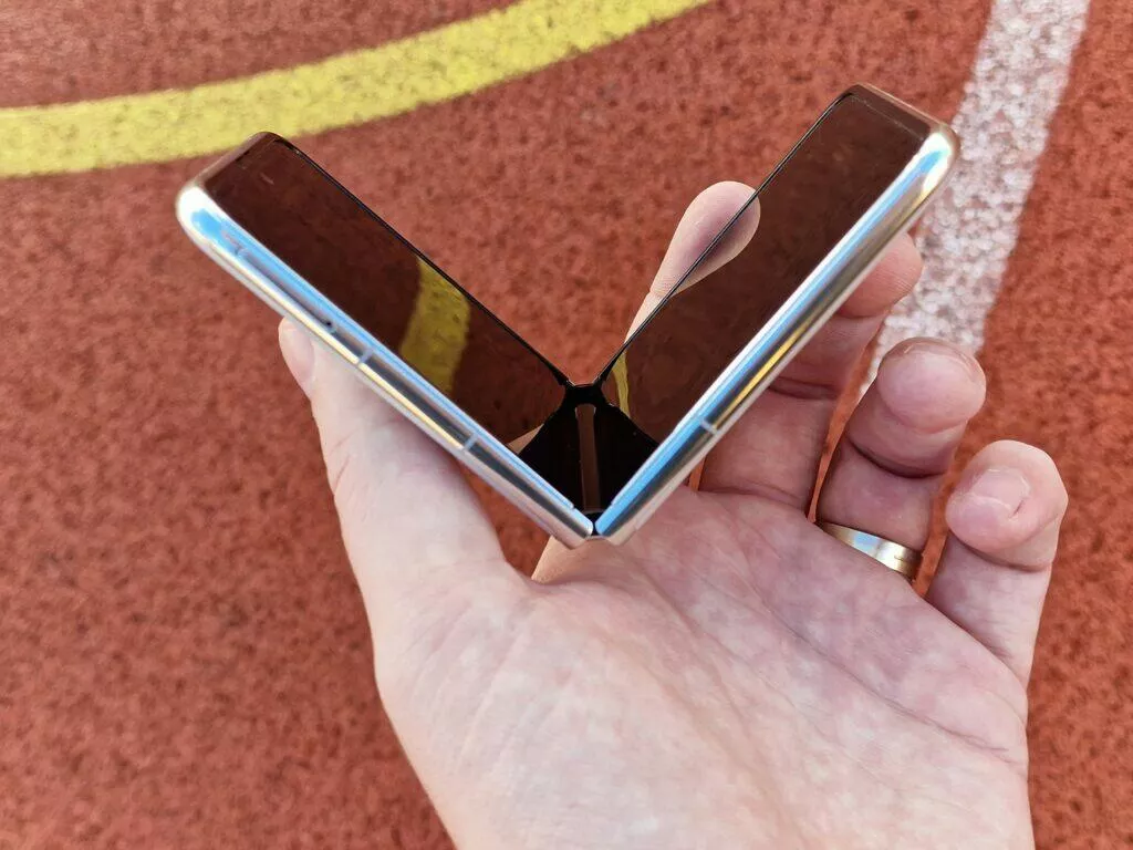 Huawei P50 Pocket test pant