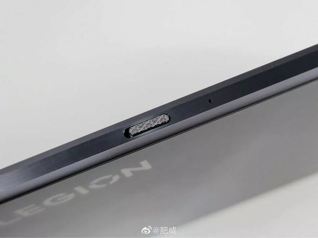 Lenovo Legion Y700 herní tablet únik přepínač