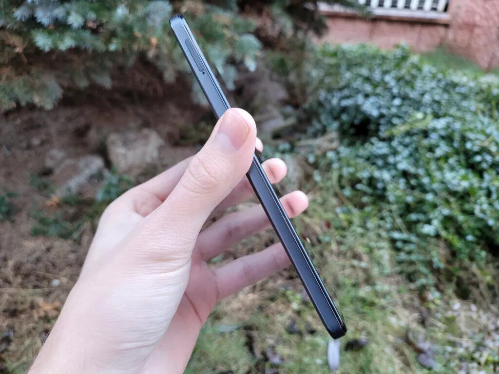 redmi note 11 boční strana