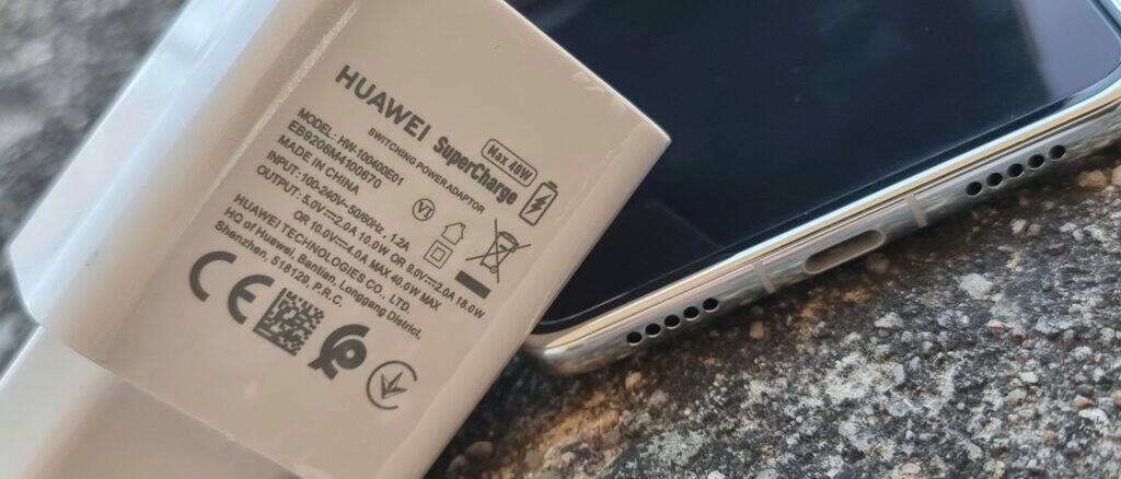 Huawei P50 Pocket recenze výdrž baterie nabíjení