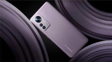 Xiaomi 12 Pro purple