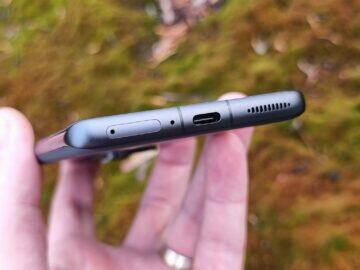 Xiaomi 12 Pro recenze design spodní strana USB-C reproduktor