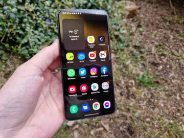 samsung galaxy s22 přední strana