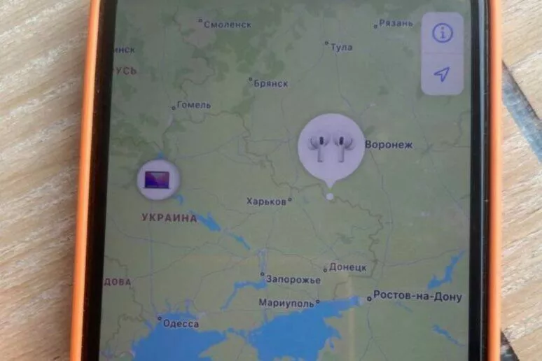 ukradená sluchátka Ukrajina Rusko válka Apple AirPods Pro ukradená sluchátka Ukrajina Rusko válka Apple AirPods Pro