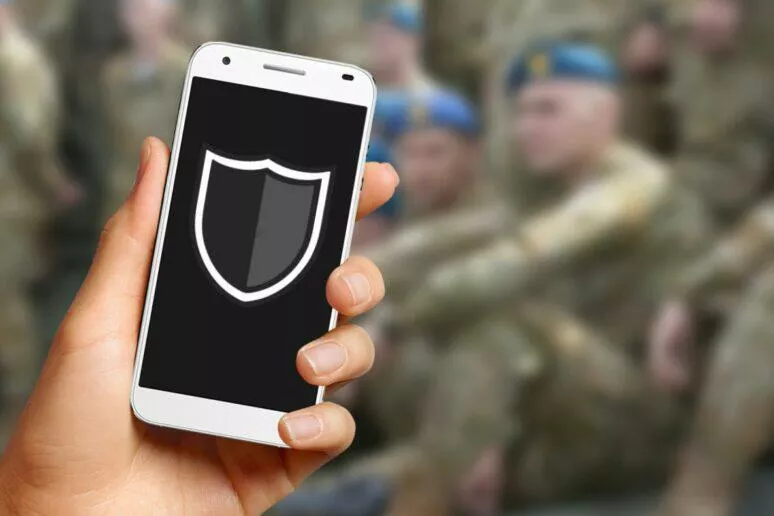 Ukrajina válka mobilní telefon záchrana života kulka Ukrajina válka mobilní telefon záchrana života kulka
