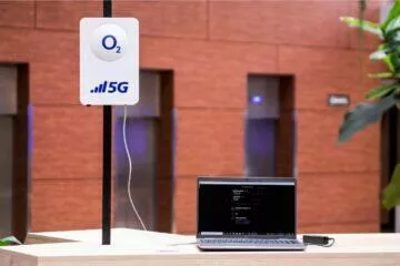 O2 5G milimetrové vlny testování vysílání modem