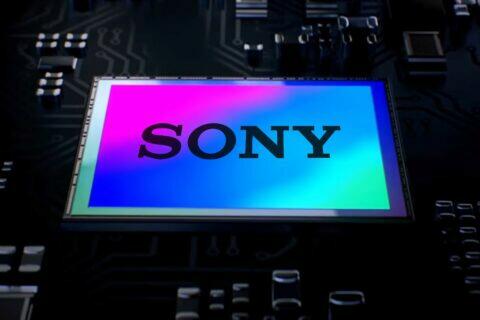 Sony mobilní 100MPx senzor fotoaparát IMX8