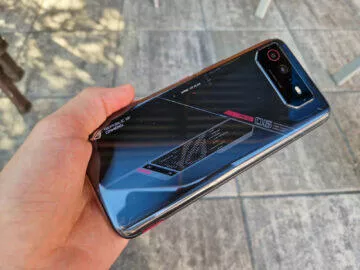 Asus ROG Phone 6 zadní strana