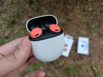 Google Pixel Buds Pro sluchátka test pouzdro