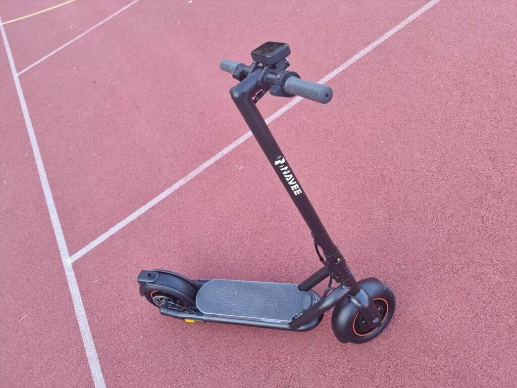 NAVEE N65 elektro koloběžka test stojan
