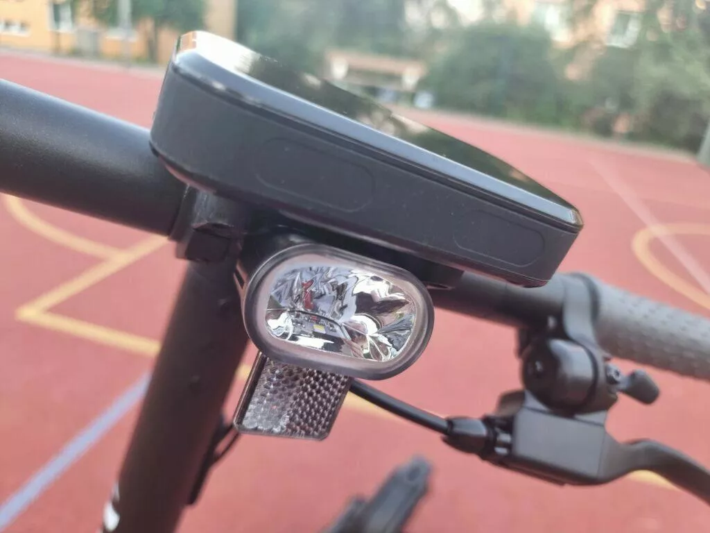 NAVEE N65 elektro koloběžka test světlo