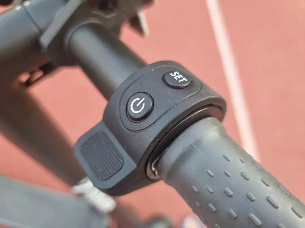 NAVEE N65 elektro koloběžka test tlačítka