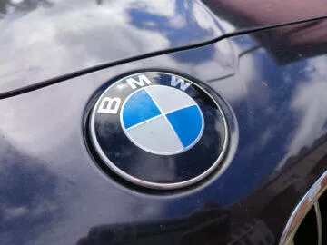 realme GT Neo 3 logo bmw