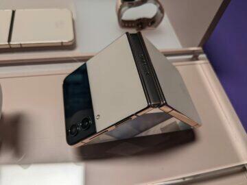 Samsung Galaxy Z Flip4 parametry cena představení pant