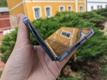 Samsung Galaxy Z Fold4 pant