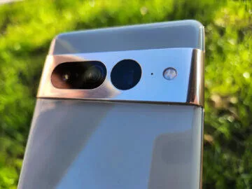 Google Pixel 7 Pro zadní modul fotoaparátů