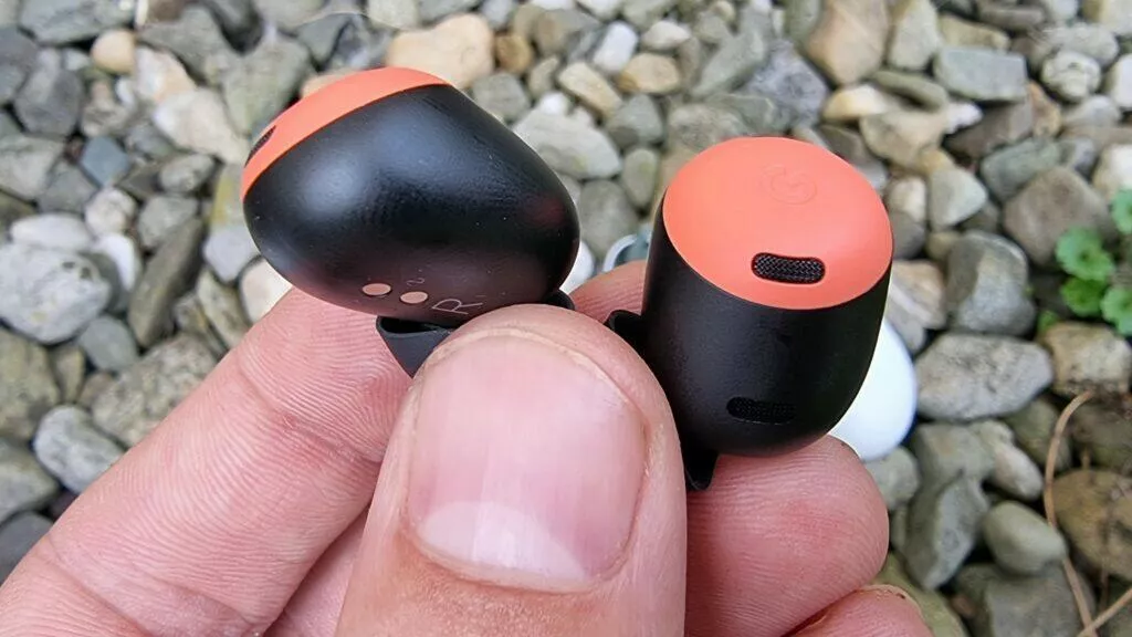 Google Pixel Buds Pro Pixel Buds A-Series sluchátka recenze Pro design