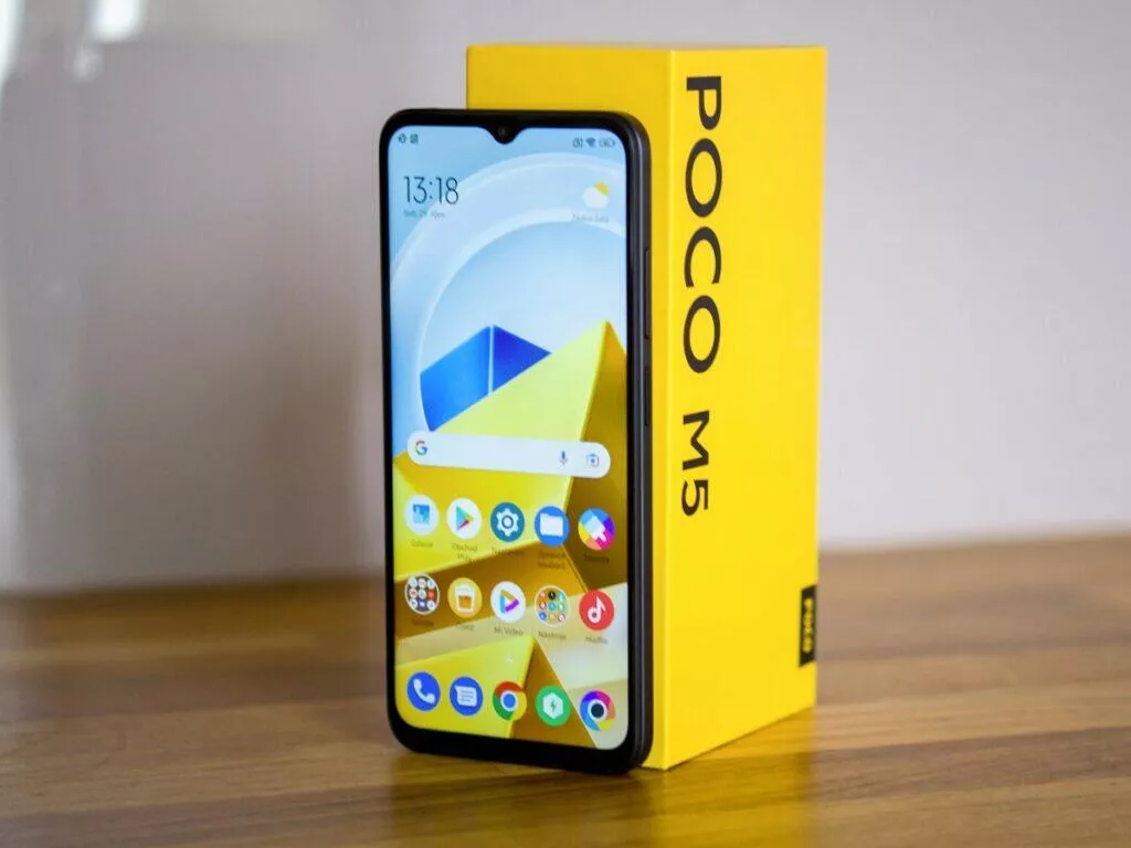 Poco M5 přední strana Poco M5 přední strana