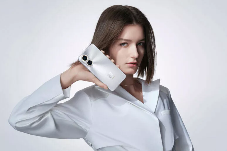 Huawei_nova_10_SE_Bonnie_Model_creative_Starry_Silver Huawei_nova_10_SE_Bonnie_Model_creative_Starry_Silver