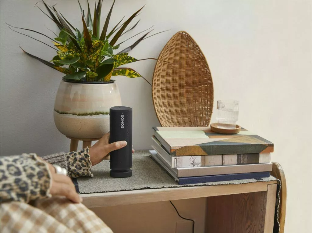 sonos slevy black friday cyber monday reproduktory sonos roam 07