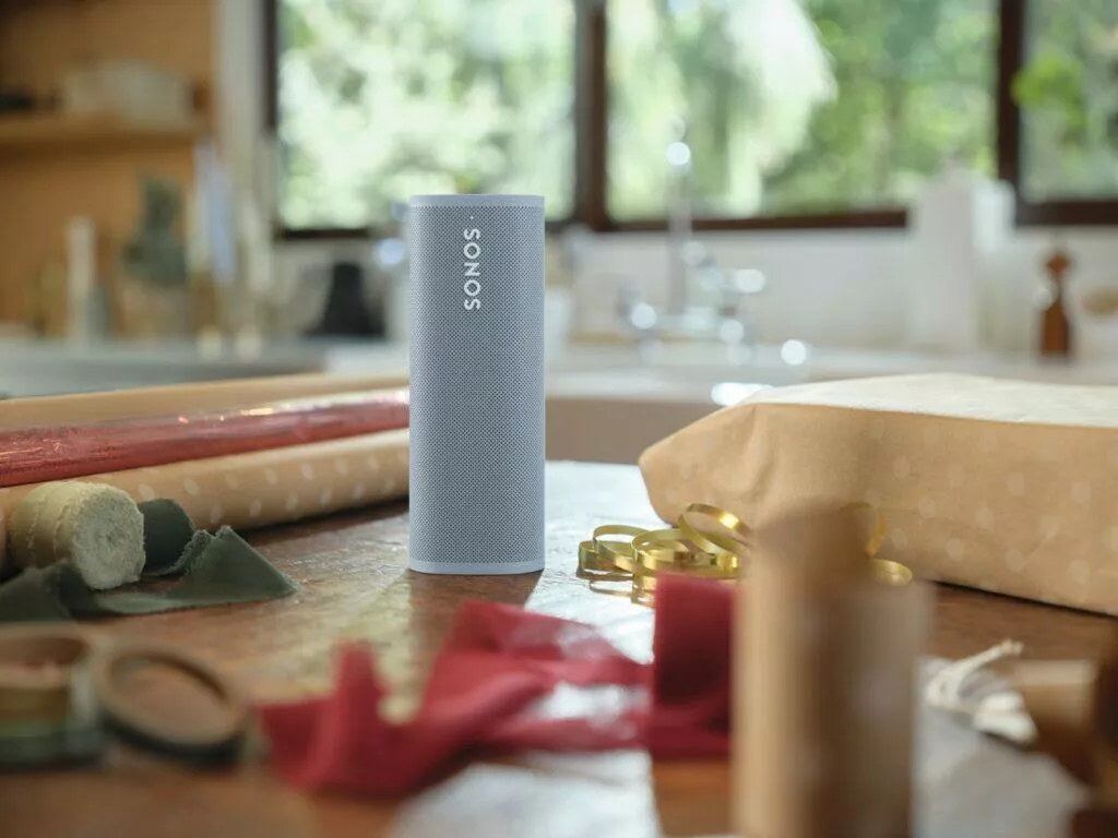 Sonos slevy Black Friday Cyber Monday reproduktory Sonos-Roam_white