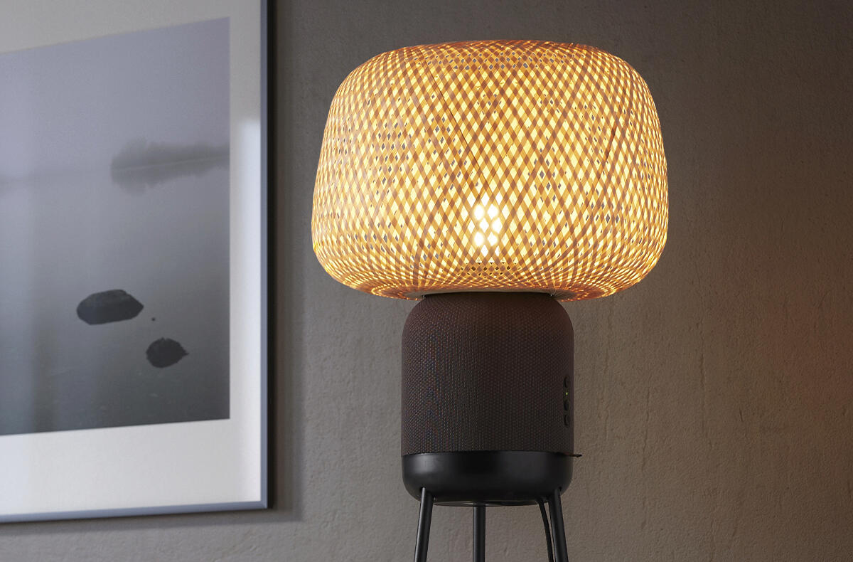 IKEA představila parádní lampu Symfonisk se zvukem od Sonosu