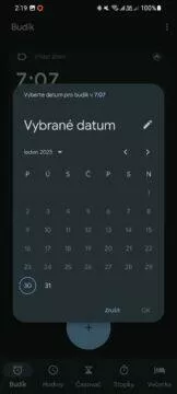 Google aplikace Hodiny 7.4 budík konkrétní datum kalendář