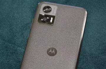 Motorola Edge 30 Neo zadní strana