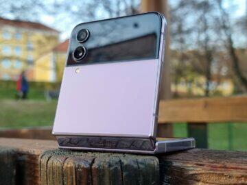 Samsung Galaxy Z Flip4 recenze design záda fotoaparáty