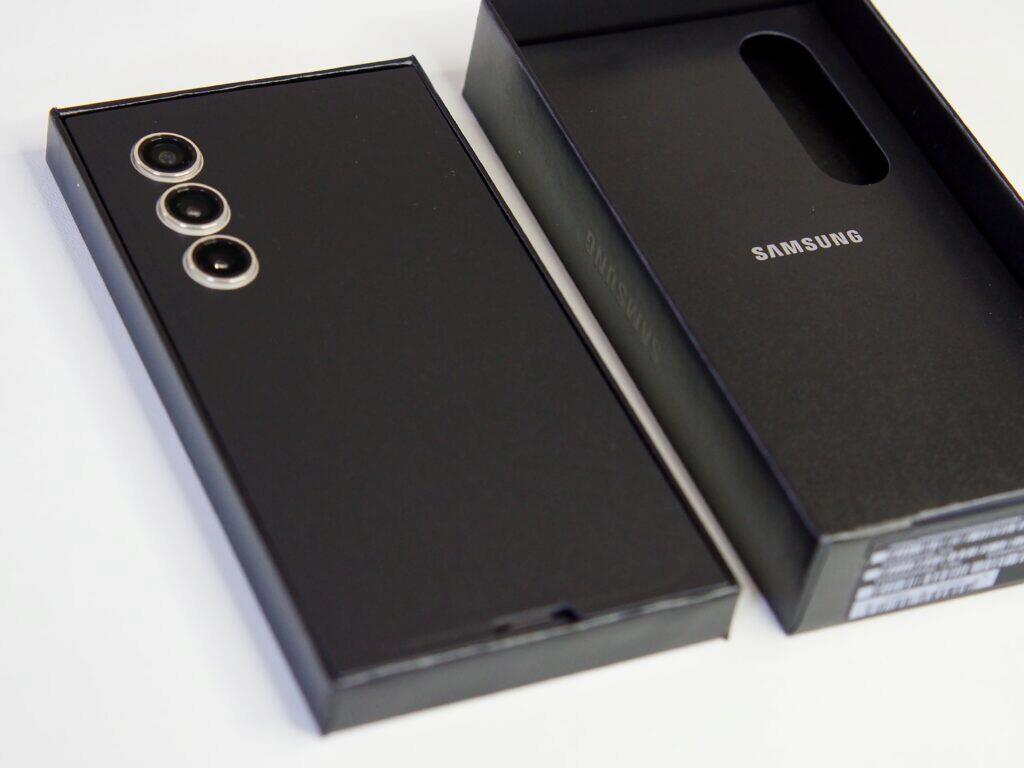 Samsung Galaxy S23 obsah balení