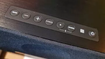 Sennheiser AMBEO Soundbar recenze detail tlačítka