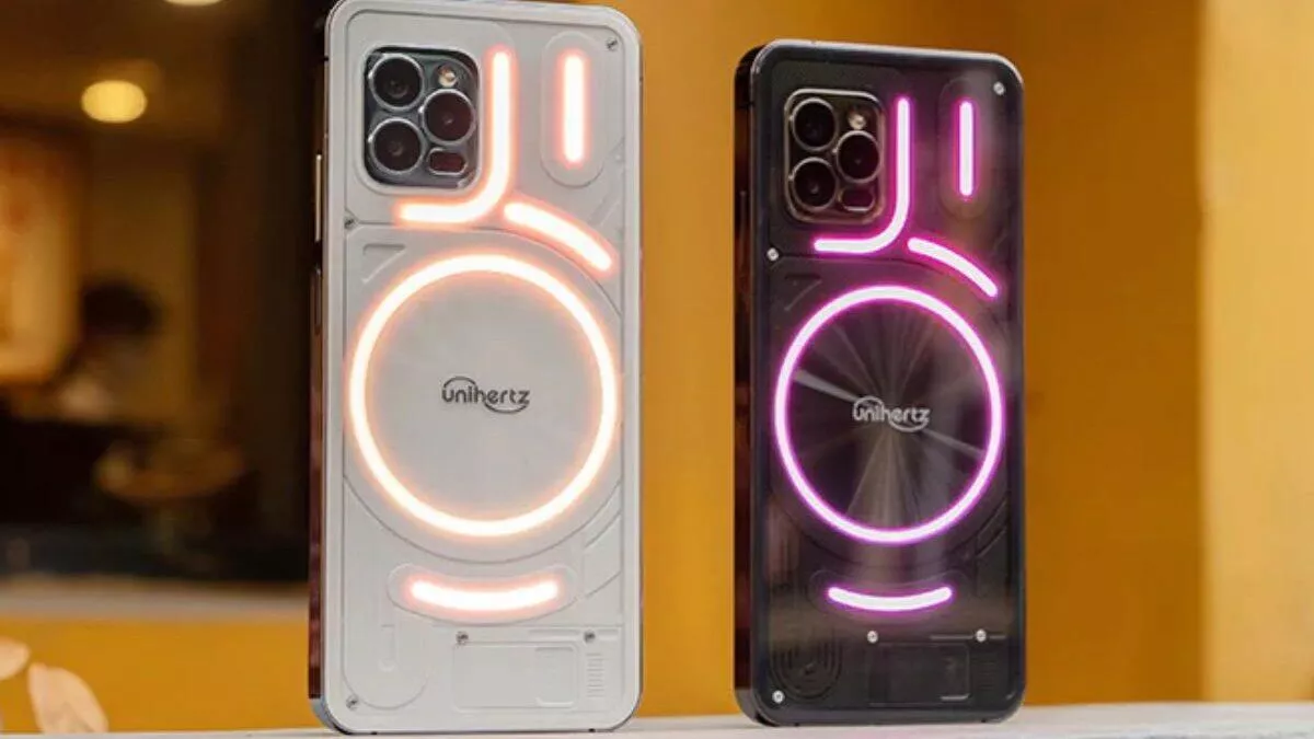 Unihertz Luna kopíruje Nohing Phone i iPhone a stojí zlomek