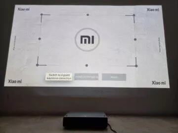 Xiaomi Mi 4K Laser Projector 150 projektor recenze nastavení korekce