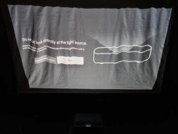 Xiaomi Mi 4K Laser Projector 150 projektor recenze plátno tma