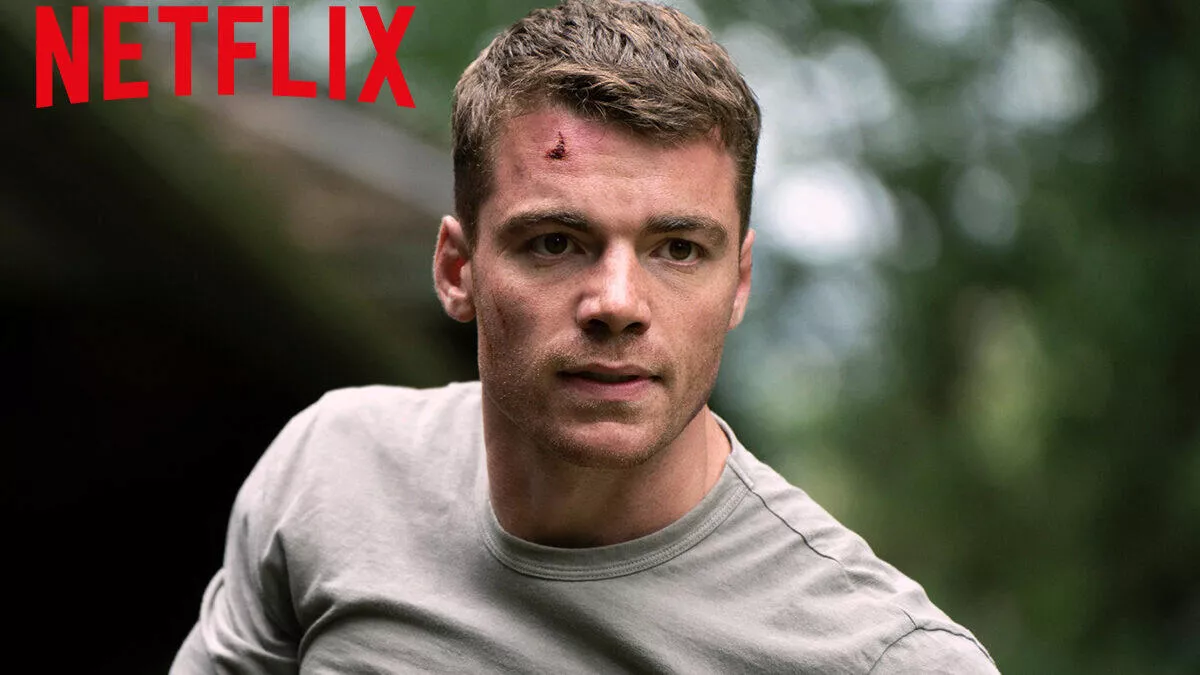 Noční agent je nejsledovanějším Netflix seriálem v Česku. Je ale vůbec o co stát?