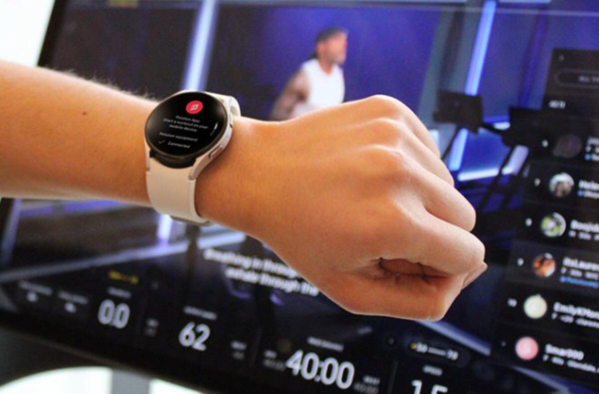 Do hodinek s Wear OS 3 míří významná fitness aplikace