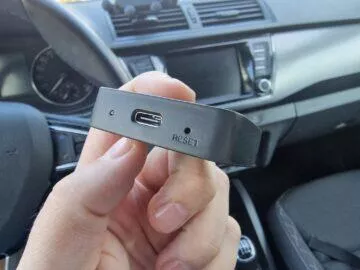 AAWireless bezdrátové Android Auto minirecenze USB-C LED reset