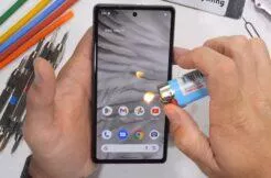 Google Pixel 7a jerryrigeverything test odolný odolnost video