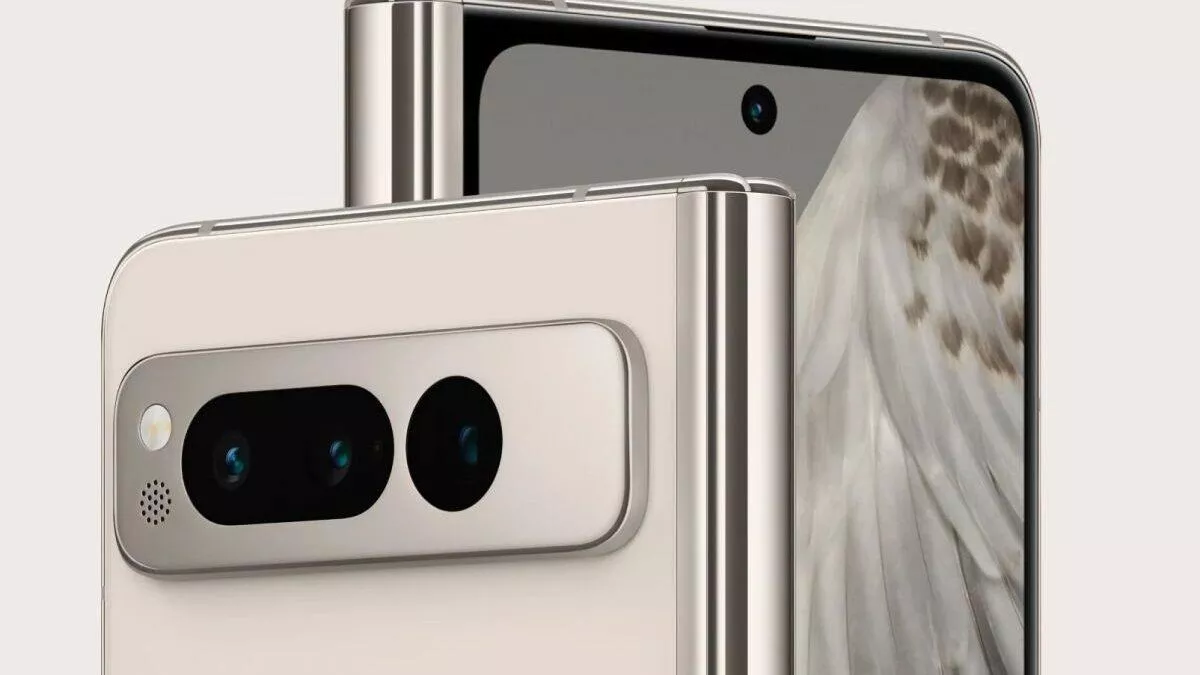 Google Pixel Fold konečně vystoupil na pódium. Máme komplet specifikace