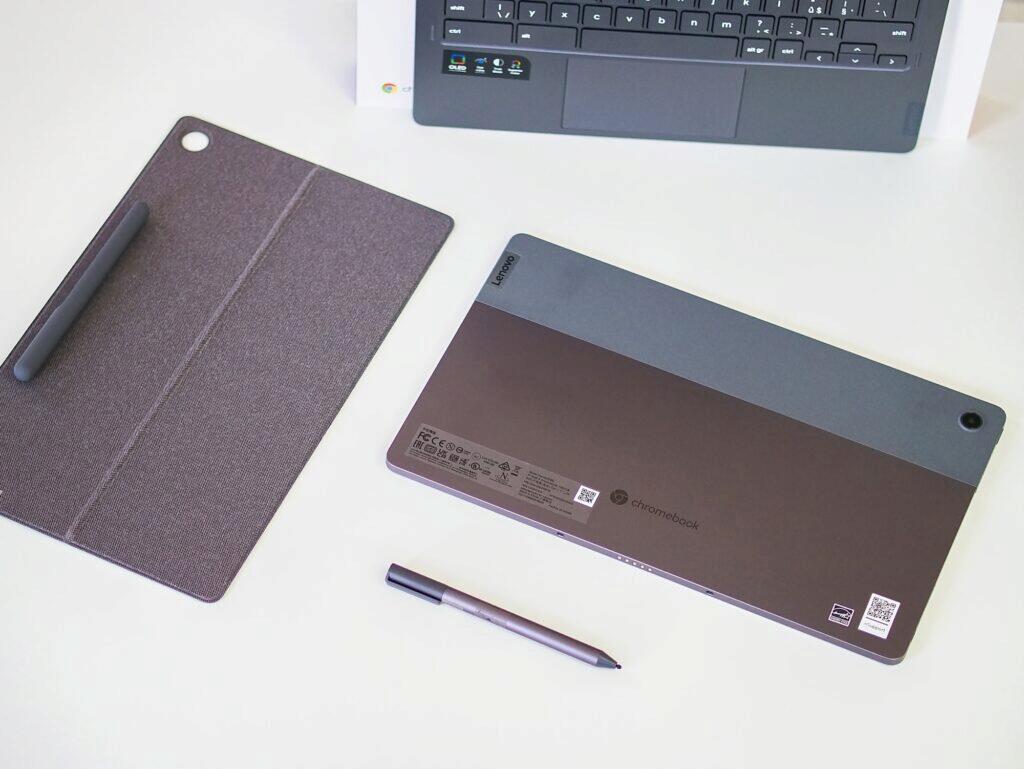 Lenovo IdeaPad Duet 5 Chromebook balení