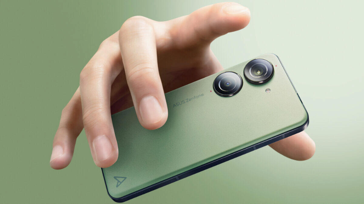 Vlajkovka do ruky. Nový ASUS ZenFone 10 aspiruje na krále malých telefonů